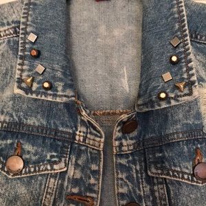 Jean Vest